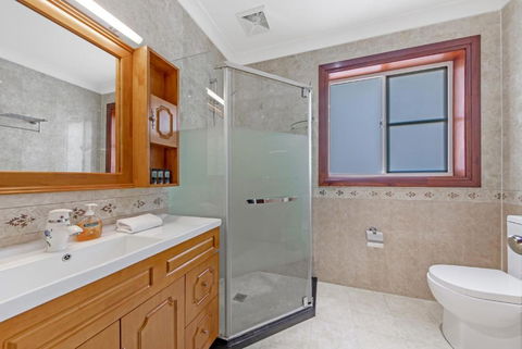 Exquisite Chinese Style Garden - Accommodation Ballina 2