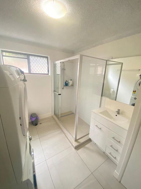 Fabulous Canal-front Unit In Mooloolaba - Accommodation Ballina 2