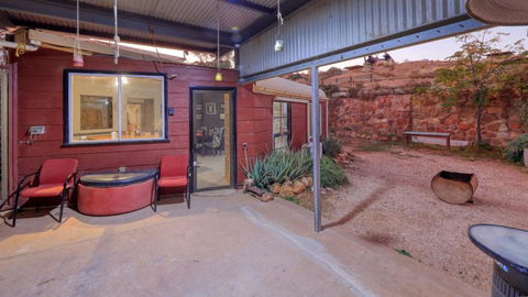 Fossickers Den Dugout Accommodation - Accommodation Ballina 1