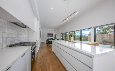 Glamour In Gisborne - With Spa! - Accommodation Ballina 2