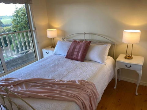 IRONBARK FARM Farmhouse On 52 Acres In The Scenic Yarra Valley - Accommodation Ballina 3