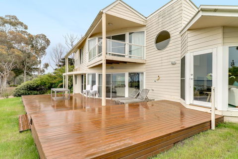 Aegina - Accommodation Ballina 0