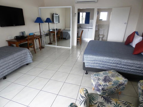 Airlie Court Units - Accommodation Ballina 1