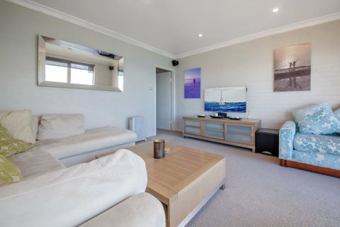 Alcheringa Unit 3 & 4, 32 Sandy Point Road - Accommodation Ballina 2