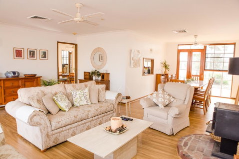Among The Vines - Accommodation Ballina 1