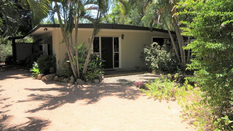 Apjohn House - Accommodation Ballina 0