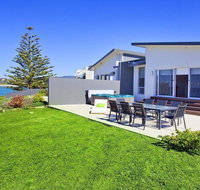 Aqua - views over jones beach - Accommodation Ballina