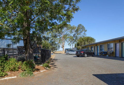 Artesian Motor Inn - Accommodation Ballina 0