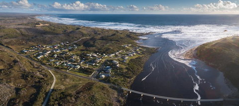 Arthur Riverfront And Sea Lodge Upstream - Accommodation Ballina 1