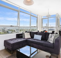 As the Sun Sets - Modern and Spacious 2BR Zetland Apartment Facing the Setting Sun - Accommodation Ballina