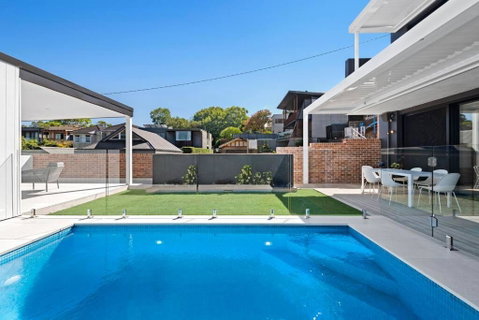 Luxury NEW 5BDRM Oasis With Heated Pool - Accommodation Ballina 0