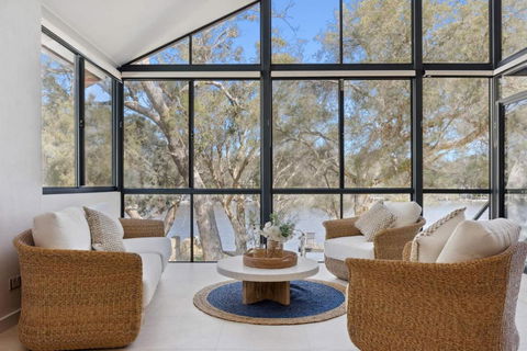 Luxury Riverside Escape With Private Jetty On The Murray River - Accommodation Ballina 0