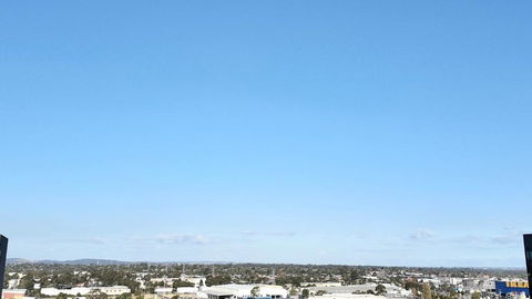 M-city Apartment - Executive Twin King Ensuites - Fully Equipped - Free Parking, Fast Wifi, Smart TV, Netflix, Complementary Drinks & Amenities - M-city Shopping Centre Clayton 3168 - Accommodation Ballina 1