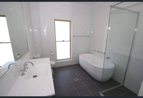 Marulan Rural Getaway - Work Yard - Accommodation Ballina 2