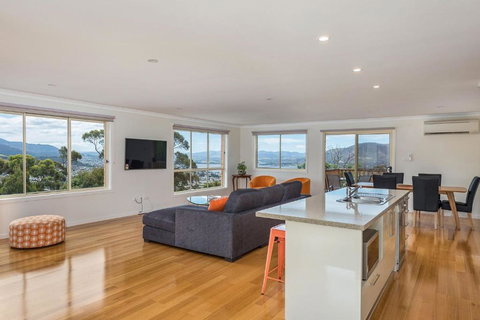 Mayhill Views Space And Style - Accommodation Ballina 1