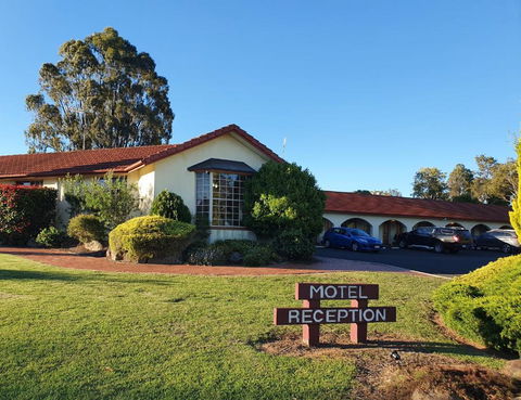 McNevins Warwick Motel - Accommodation Ballina 0