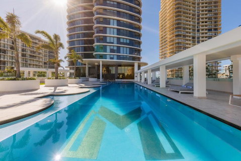 Meriton Suites Surfers Paradise - Accommodation Ballina 1