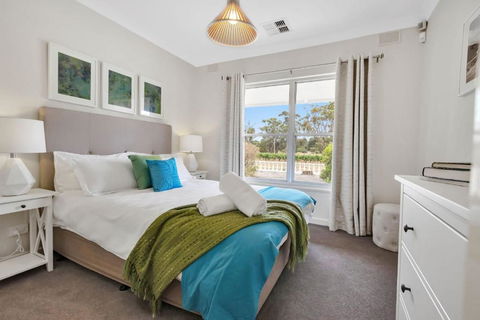 Mid Century 4 Bedroom Getaway In Barossa Vineyard - Accommodation Ballina 1