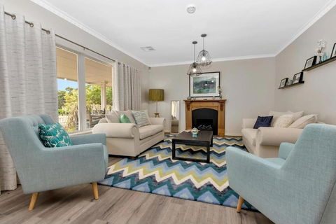 Mid Century 4 Bedroom Getaway In Barossa Vineyard - Accommodation Ballina 0