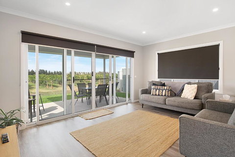 Milawa Vineyard Views - Guesthouse 1 - Accommodation Ballina 3