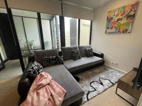 Modern 1BD Apt W Free Parking In Central Brunswick - Accommodation Ballina 3
