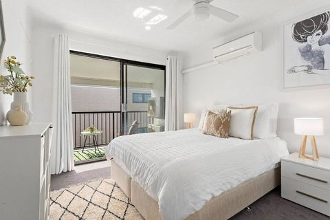 Modern Courtyard Oasis For Easy Beachside Living - Accommodation Ballina 3