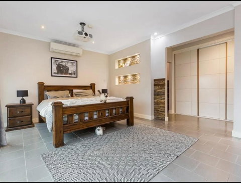 Modern Family Home With Pool - Accommodation Ballina 2
