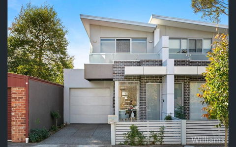 Room In Newport Modern Townhouse - Walk To Stunning Ocean View - Accommodation Ballina 1