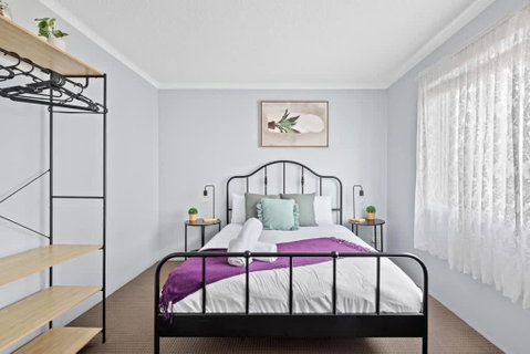 Modern Private Double Room - Central Spot At Liverpool - Shared Bathroom - Accommodation Ballina 0