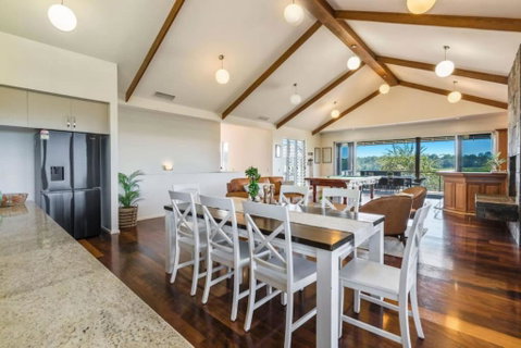 Mountain Majesty With Poolside Relaxing Getaway - Accommodation Ballina 0
