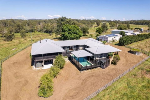 Mountain Majesty With Poolside Relaxing Getaway - Accommodation Ballina 2