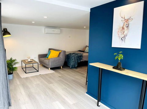 Newly Renovated Contemporary Private Studio Near Hobart CBD And Airport - Accommodation Ballina 2