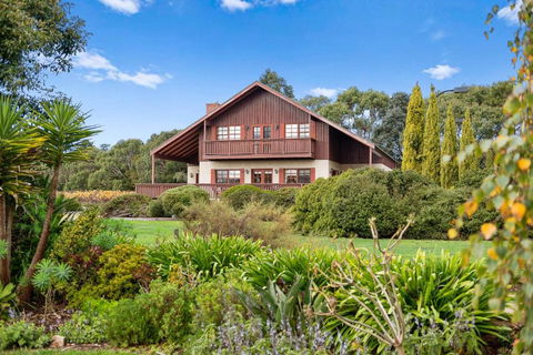 Northway Downs Estate Vineyard - Accommodation Ballina 0