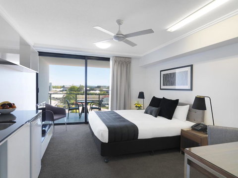 Oaks Mackay Carlyle Suites - Accommodation Ballina 1