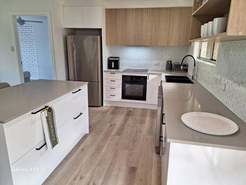 Ocean Shores 4 Bedroom House - Accommodation Ballina 1