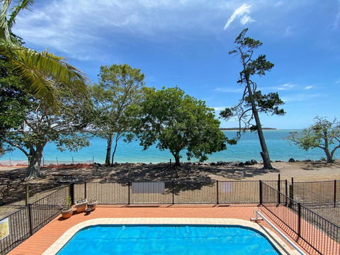 Ocean Shores UP - Burrum Heads- Riverfront - Pool -2BR - Accommodation Ballina 0