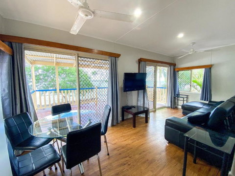 Ocean Shores UP - Burrum Heads- Riverfront - Pool -2BR - Accommodation Ballina 2