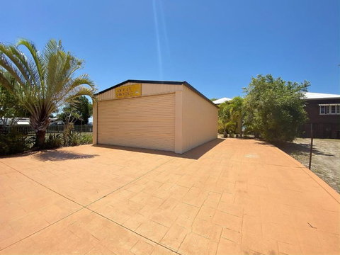 Ocean Shores UP - Burrum Heads- Riverfront - Pool -2BR - Accommodation Ballina 3
