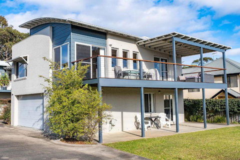 Ocean Stays - Mollymook - Accommodation Ballina 0