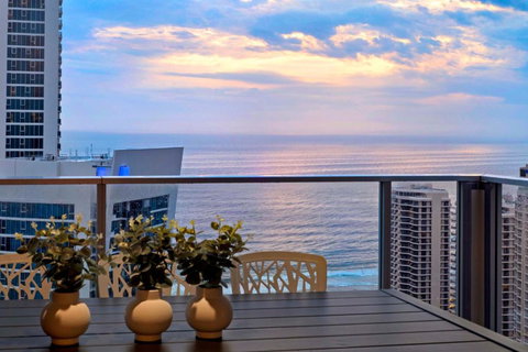 OCEAN VIEW APARTMENTS - Circle On Cavill - Self Contained & Privately Managed - Accommodation Ballina 0