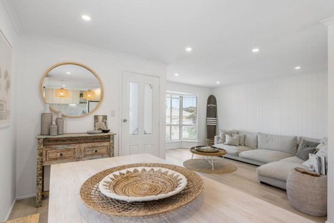 Our Little White House -74 Padman Crescent, Middleton - Accommodation Ballina 2