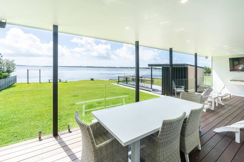 On The Corso - Sun-soaked Serenity With Lake Access - Accommodation Ballina 2