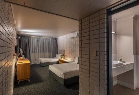Palms Hotel - Accommodation Ballina 1
