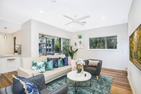 Park Avenue Townhouse Retreat Brisbane Sleeps 10 - Accommodation Ballina 3
