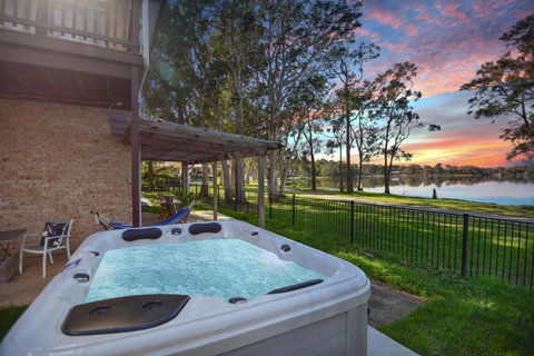 Parkway Lakehouse - Accommodation Ballina 1