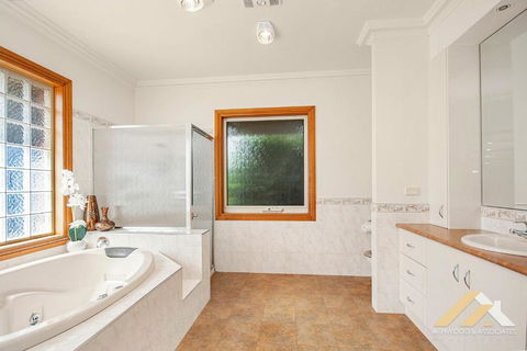 Perfect Entertainer-s Home With Pool - Accommodation Ballina 2