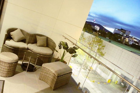Perfectly Located Modern Apartment - Canberra CBD - Accommodation Ballina 3