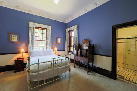 Petersons Armidale Winery And Guesthouse - Accommodation Ballina 2