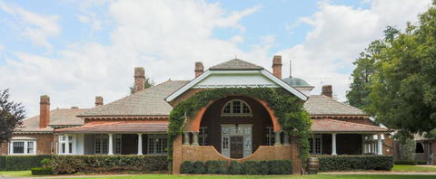 Petersons Armidale Winery And Guesthouse - Accommodation Ballina 0