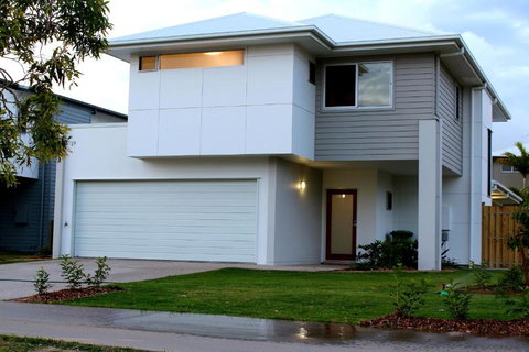 Petrie Beach Holiday Home - Accommodation Ballina 0